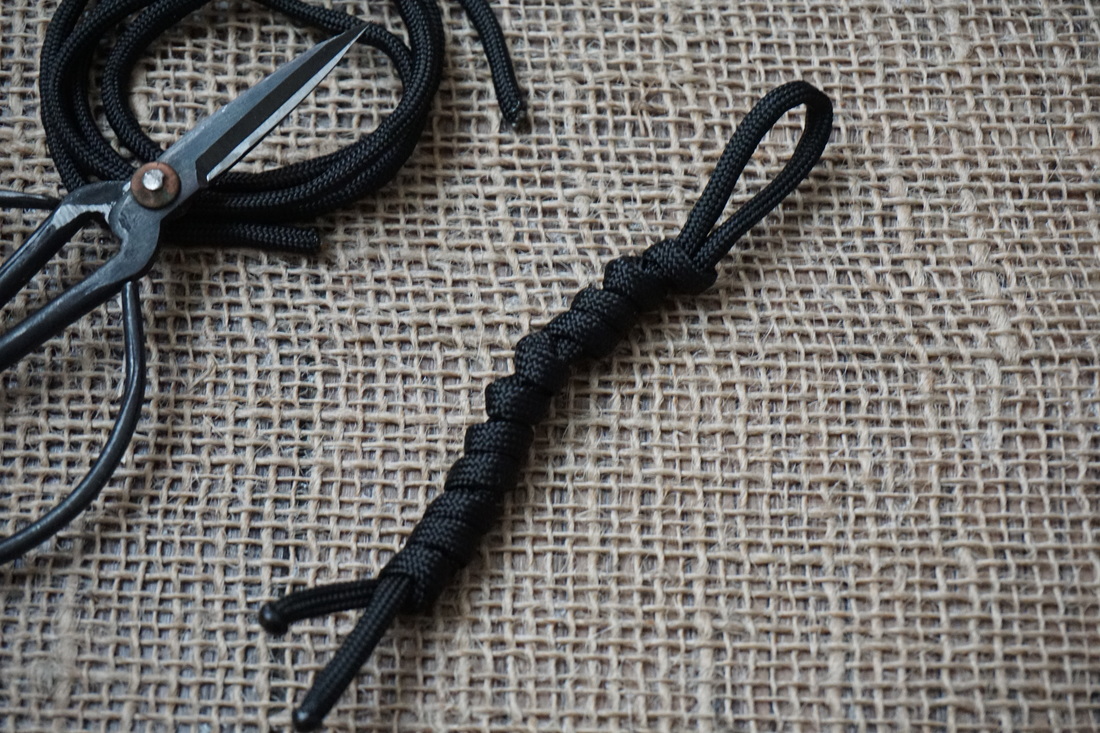 Simple Paracord Knot
